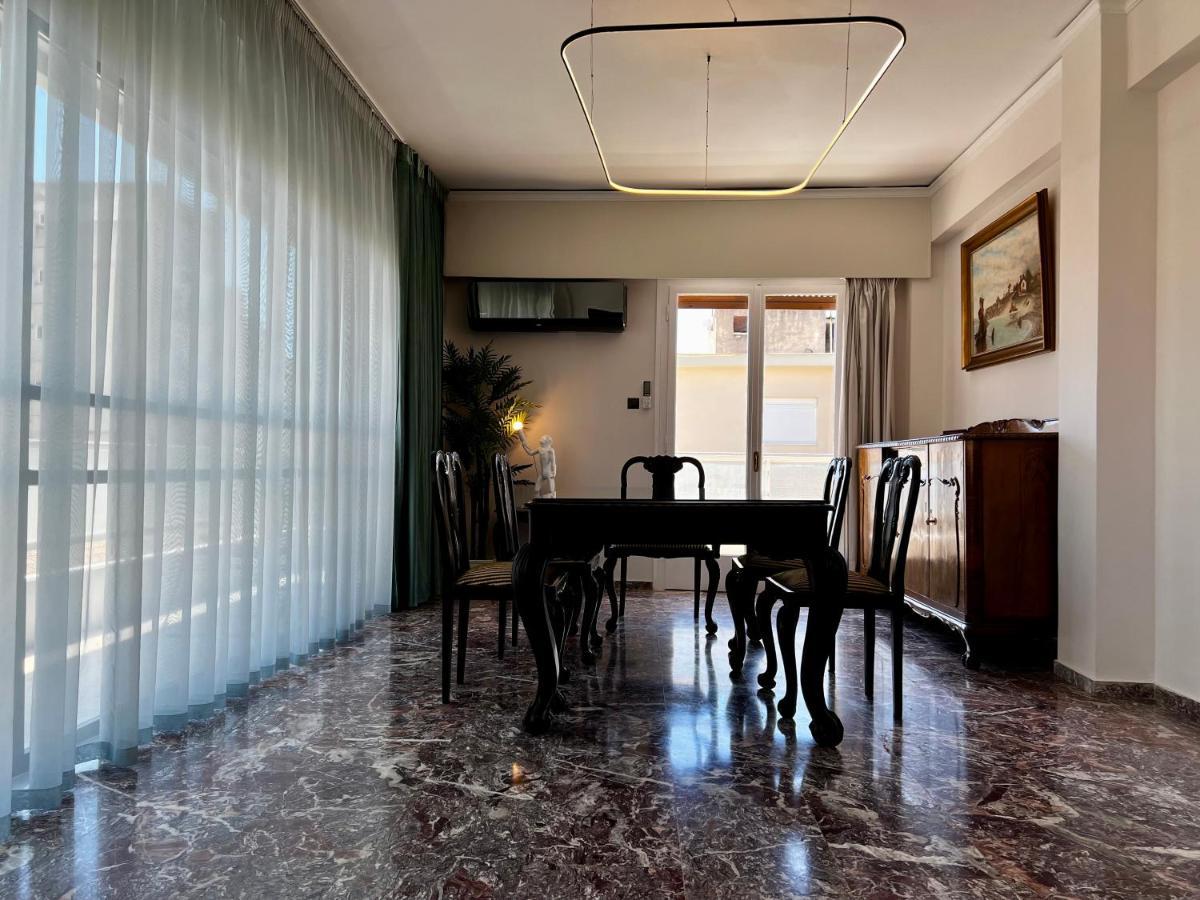 Happy Place! Big, Bright & Central - Ideal For Families And Groups Of Friends Pátra Kültér fotó
